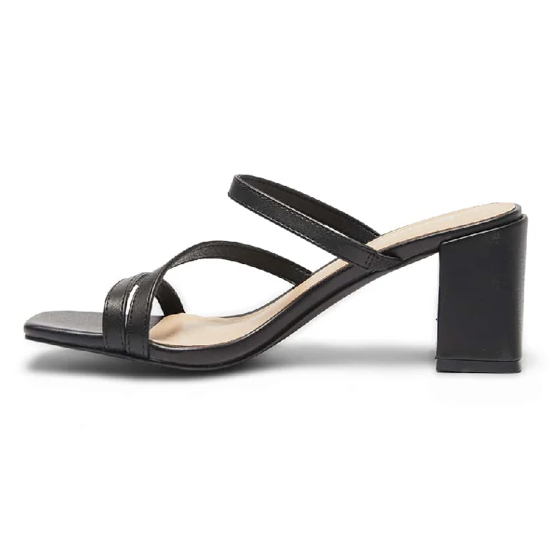 Geisha Heel in Black Smooth