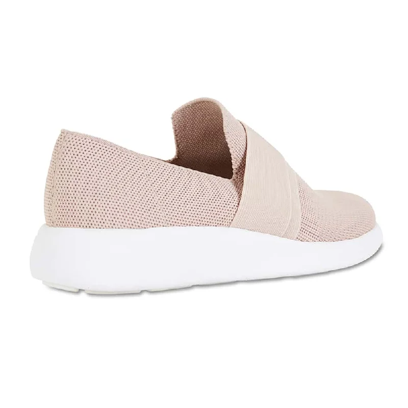 Guide Sneaker in Blush Fabric