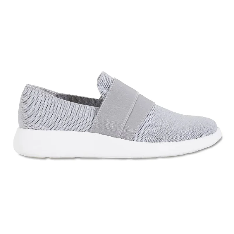 Guide Sneaker in Grey Fabric