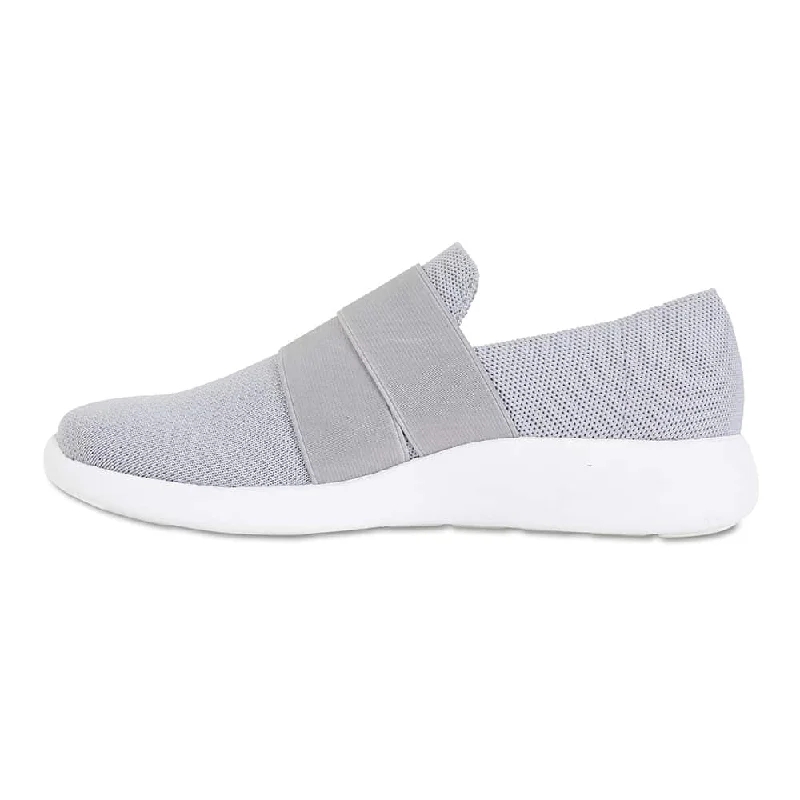 Guide Sneaker in Grey Fabric