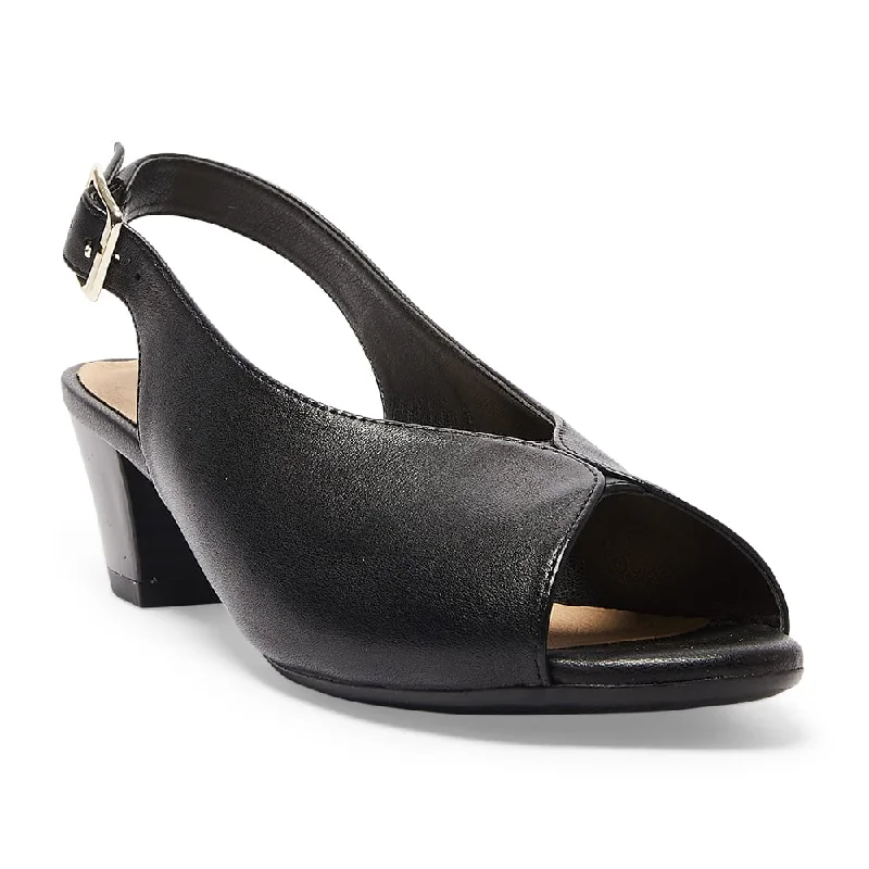 Hilda Heel in Black Leather