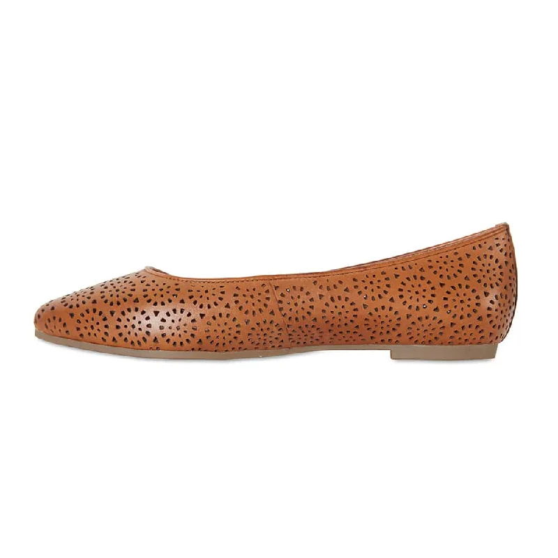 Leah Flat in Cognac Leather