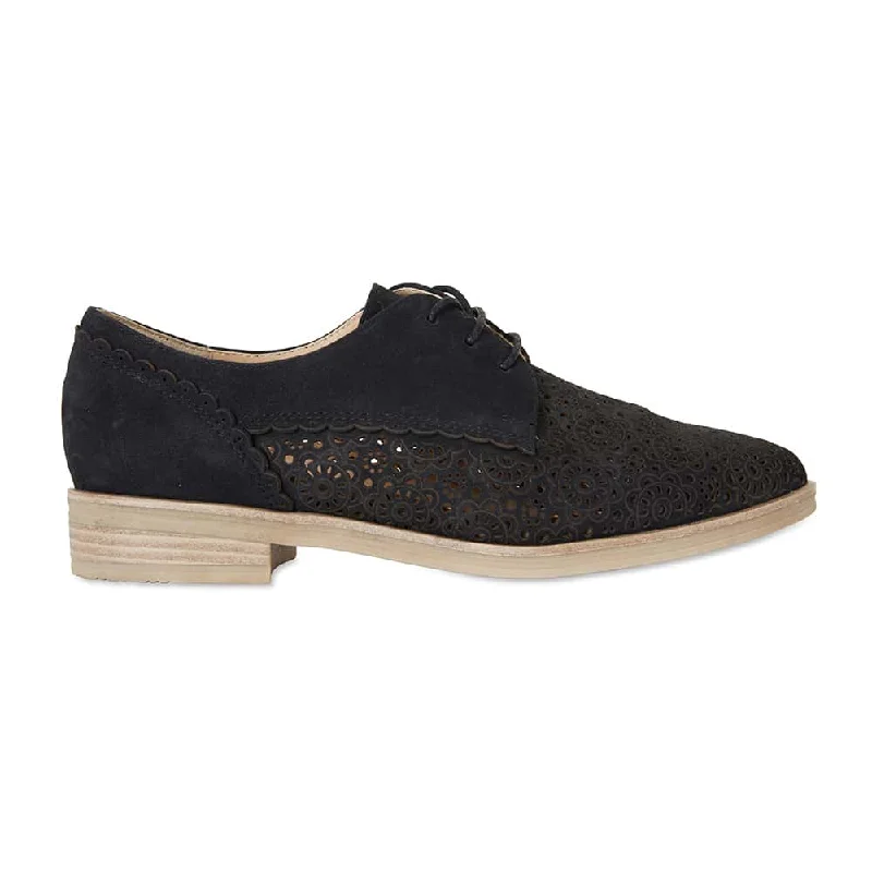 Nero Brogue in Black Nubuck