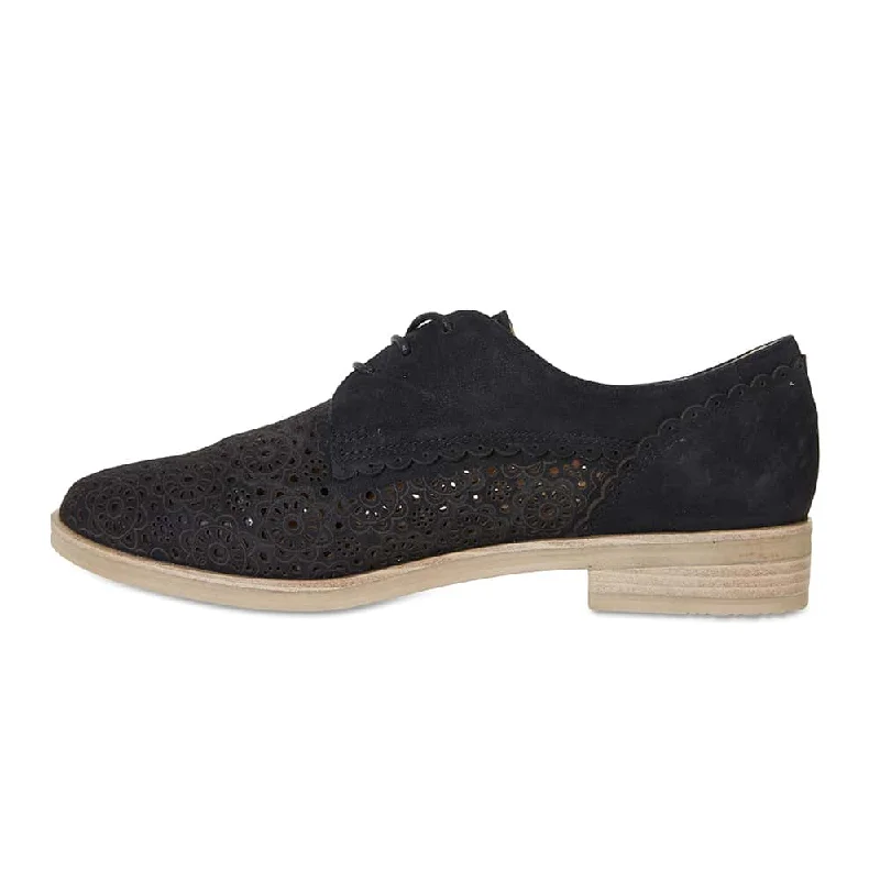 Nero Brogue in Black Nubuck