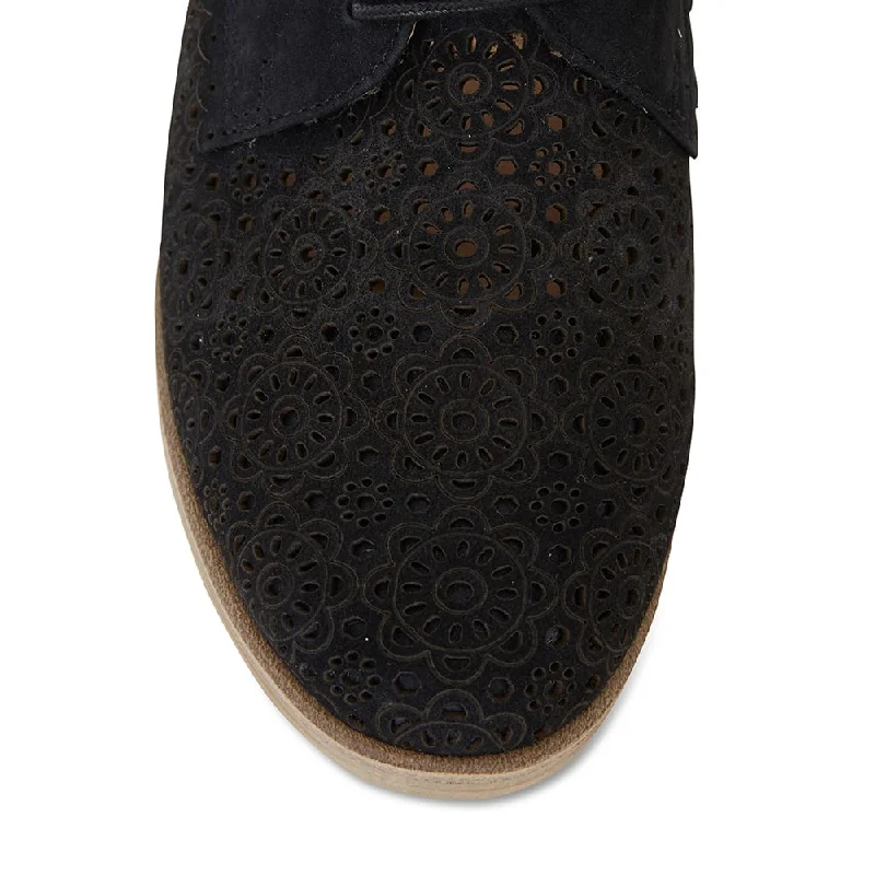 Nero Brogue in Black Nubuck