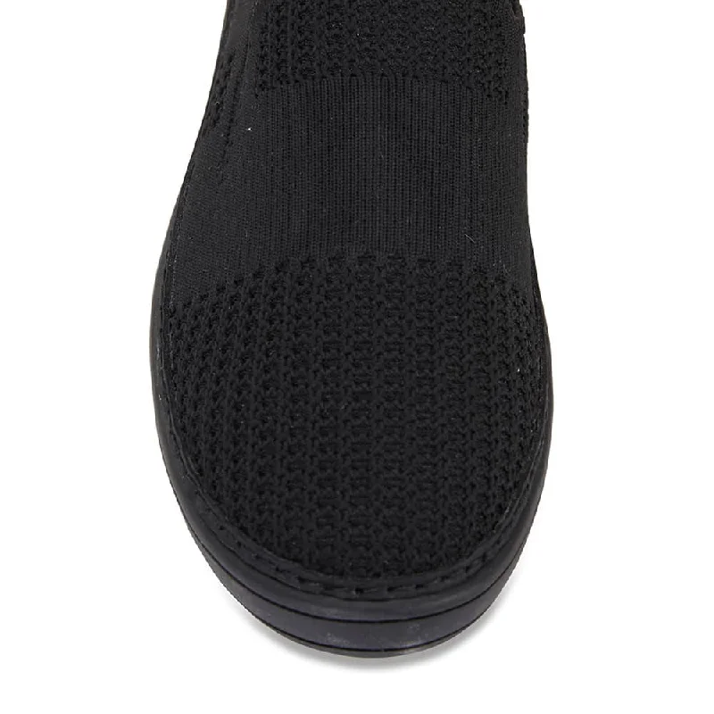 Onyx Loafer in Black On Black Fabric