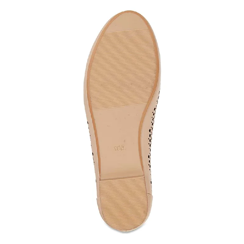 Sloane Flat in Nude Leather