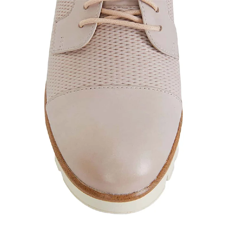 Vega Brogue in Pale Pink Nubuck