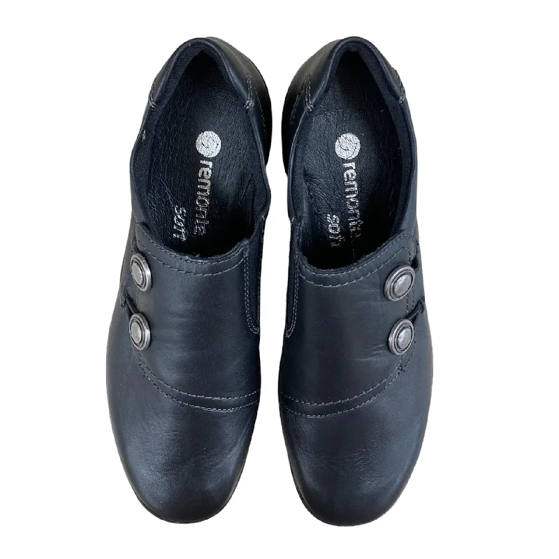 R7620-02 Black Slip On