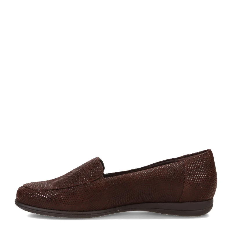 Women's Trotters, Deanna Loafer